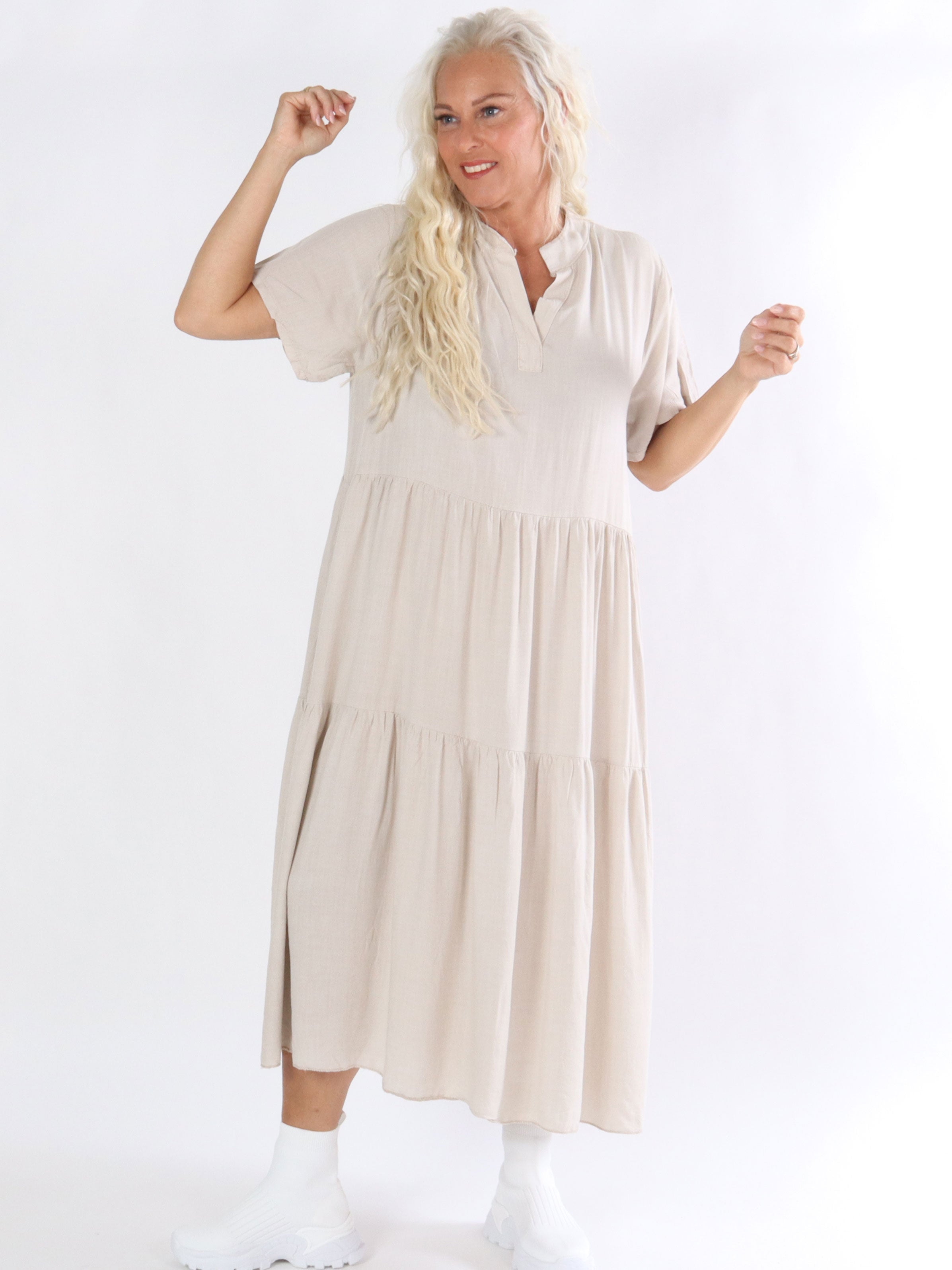 Gina - Lång klänning med lager på lager-look